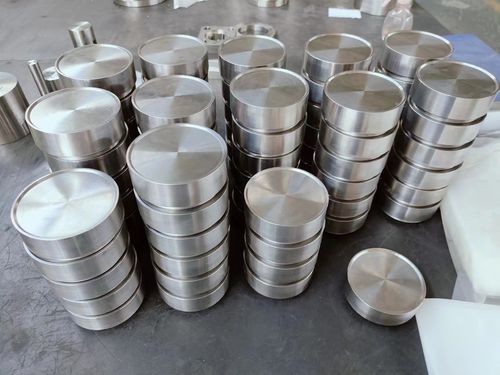 Últimas noticias de la empresa sobre Propiedades y aplicaciones de anillos forjados de aleación de titanio y forjados de titanio