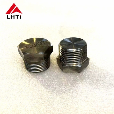 Buen precio Nuts de perno de titanio forjado Naturaleza ligera / Fijaciones CNC de color con tolerancia de 0,13 mm en línea